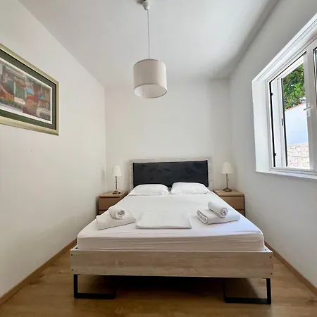 Felix アパートホテル