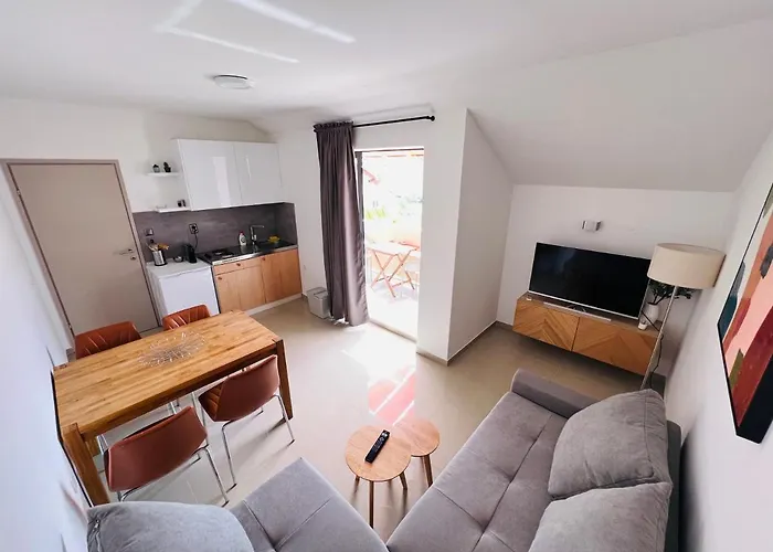 Felix شقة فندقية *