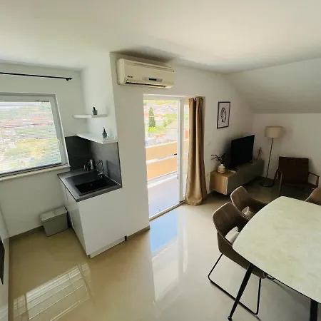 Felix Apartmanhotel *